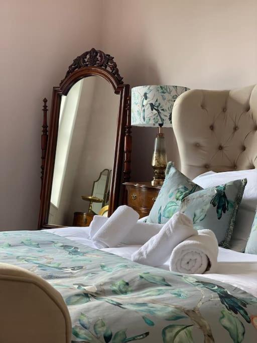 Luxury Georgian Home, Hot Tub, Sea View, Private Garden, Sleeps 6 Bognor Regis Eksteriør bilde