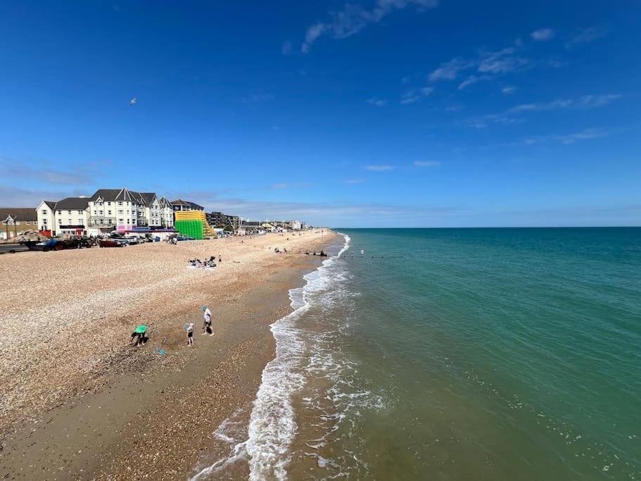 Luxury Georgian Home, Hot Tub, Sea View, Private Garden, Sleeps 6 Bognor Regis Eksteriør bilde