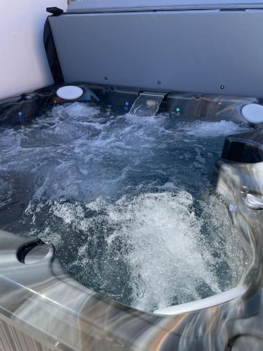 Luxury Georgian Home, Hot Tub, Sea View, Private Garden, Sleeps 6 Bognor Regis Eksteriør bilde