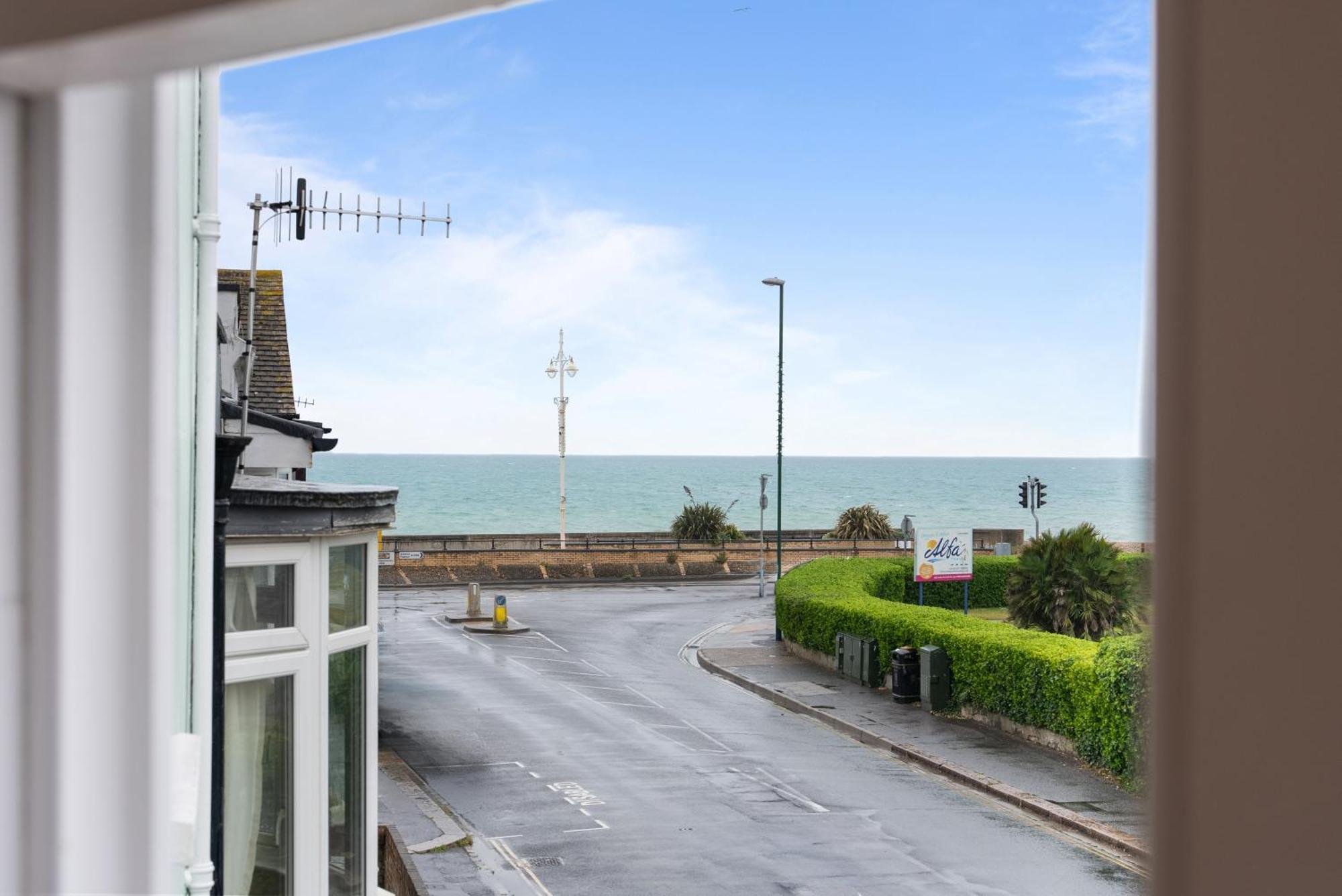 Luxury Georgian Home, Hot Tub, Sea View, Private Garden, Sleeps 6 Bognor Regis Eksteriør bilde