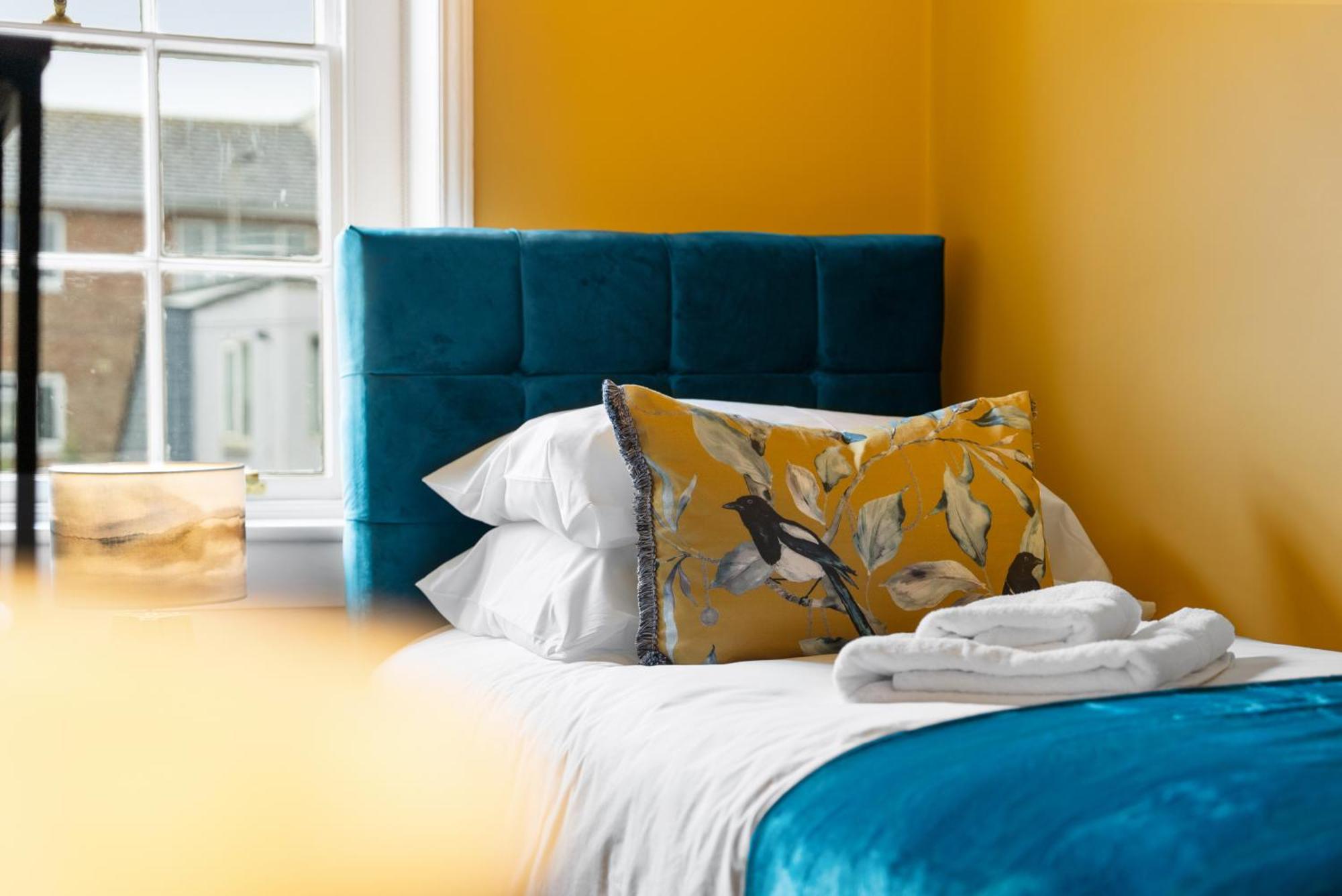 Luxury Georgian Home, Hot Tub, Sea View, Private Garden, Sleeps 6 Bognor Regis Eksteriør bilde