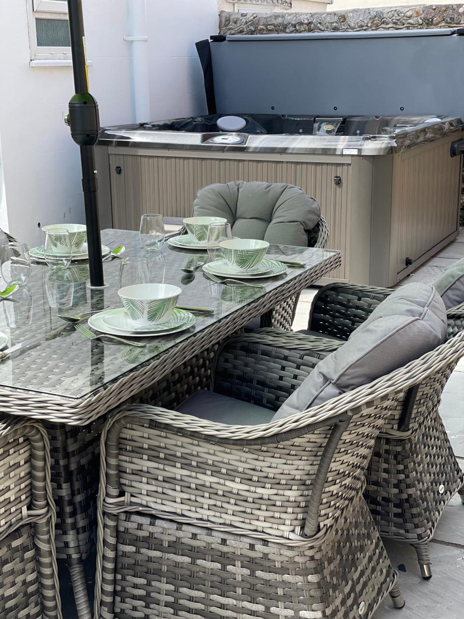 Luxury Georgian Home, Hot Tub, Sea View, Private Garden, Sleeps 6 Bognor Regis Eksteriør bilde